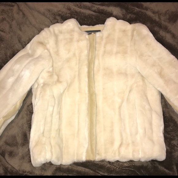 Banana Republic Jackets & Blazers - 🌸🌸Banana Republic🌸🌸Faux fur Jacket.